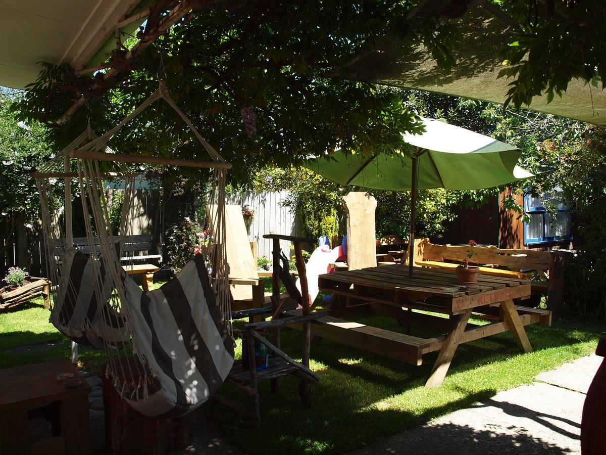 Annies Nirvana Lodge Backpackers Takaka Exterior foto