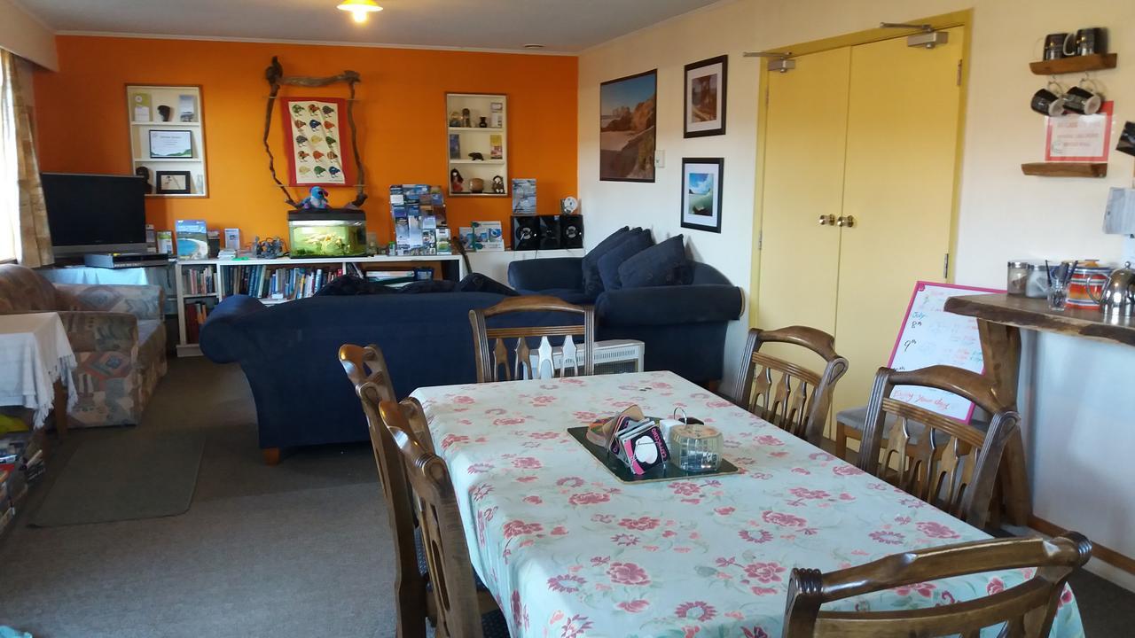 Annies Nirvana Lodge Backpackers Takaka Exterior foto